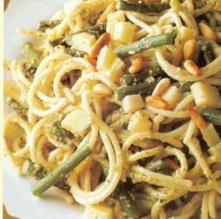 Zöldbabos, bazsalikomos spagetti